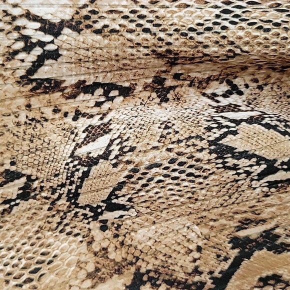 3/$12 Torrid animal print tee - Picture 5 of 7